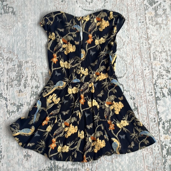 Reformation Floaty Viscose Minidress Sz 8 V neck with Lining and Keyhole Back - Picture 7 of 7